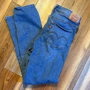 Levi's 314 Shaping Straight Jeans